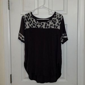 Perfect condition. Maurices 24/7 ringer tee